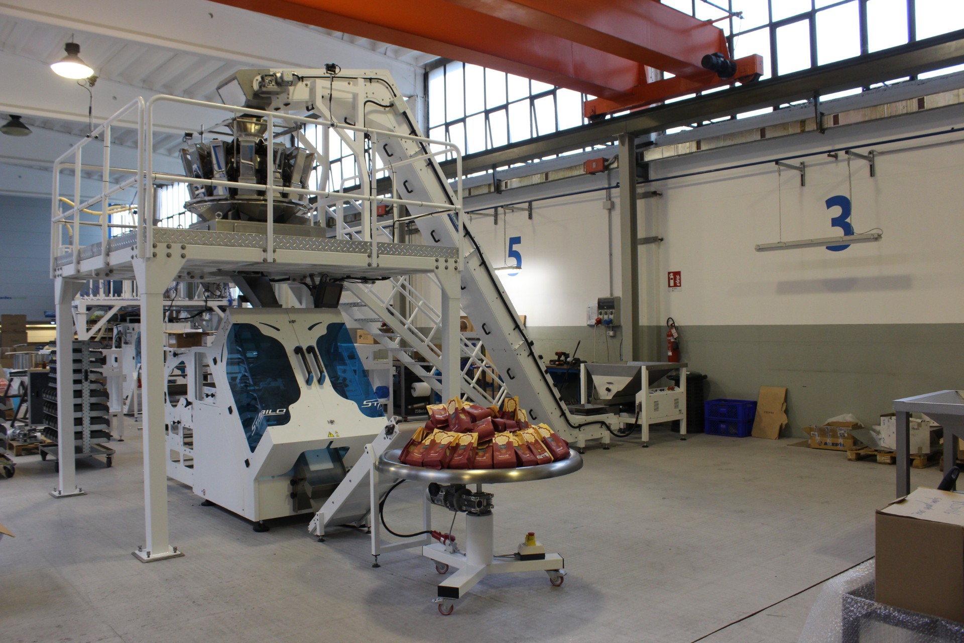 Vertikale Verpackungsmaschinen im Betrieb